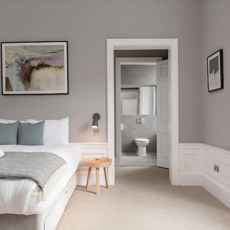 Joivy Spacious And Bright 1Bed Apt, Short Walk From Princes Street Edimburgo Esterno foto