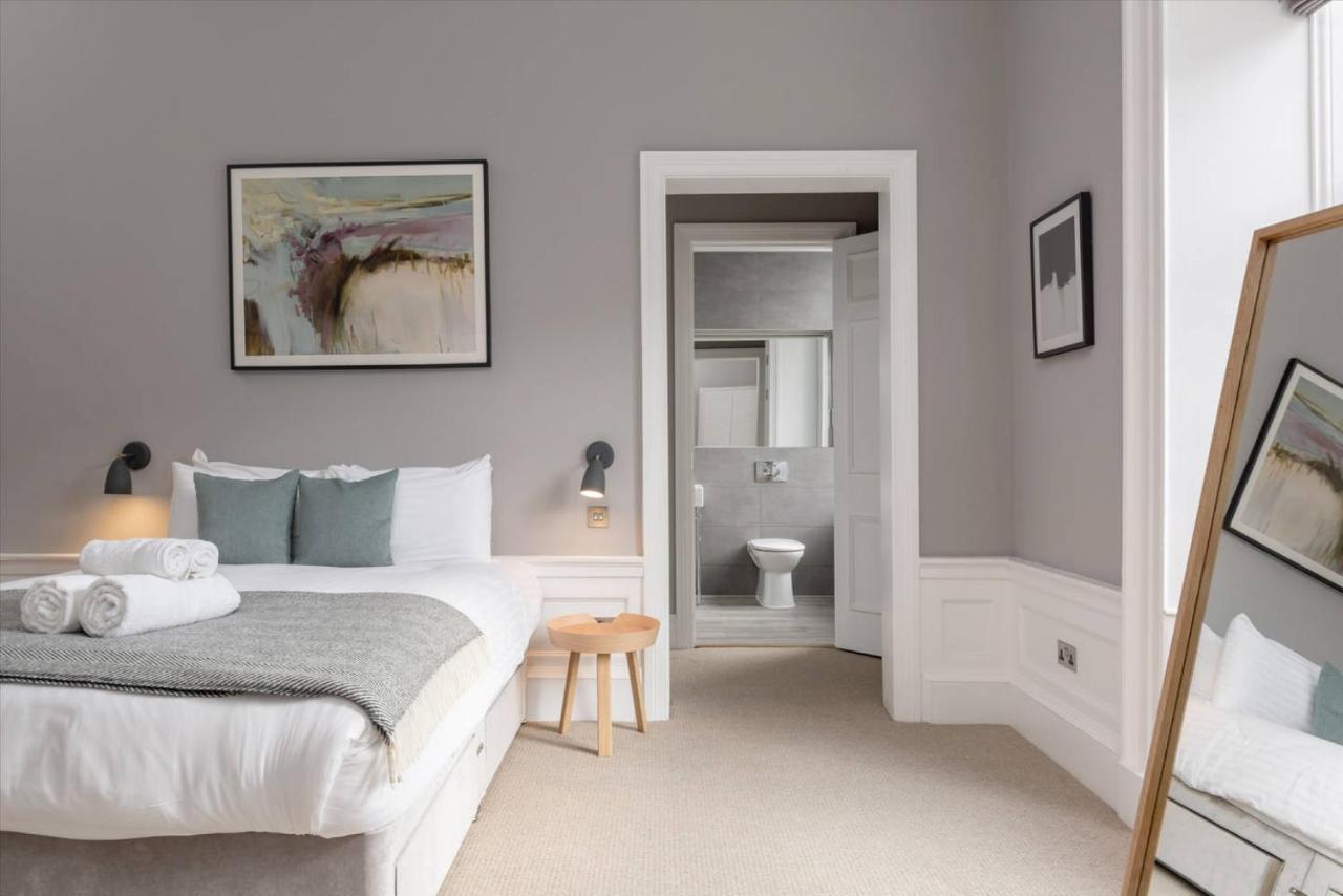 Joivy Spacious And Bright 1Bed Apt, Short Walk From Princes Street Edimburgo Esterno foto