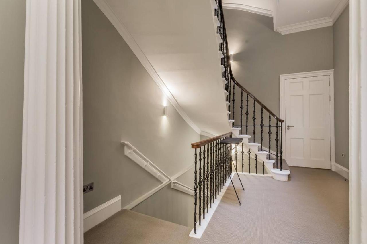 Joivy Spacious And Bright 1Bed Apt, Short Walk From Princes Street Edimburgo Esterno foto