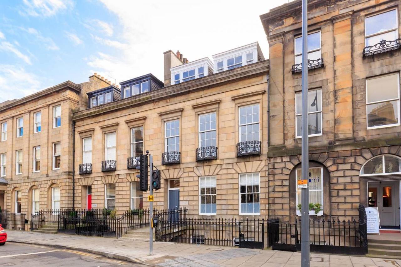 Joivy Spacious And Bright 1Bed Apt, Short Walk From Princes Street Edimburgo Esterno foto