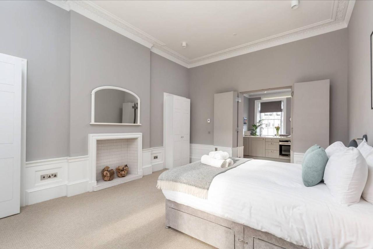 Joivy Spacious And Bright 1Bed Apt, Short Walk From Princes Street Edimburgo Esterno foto