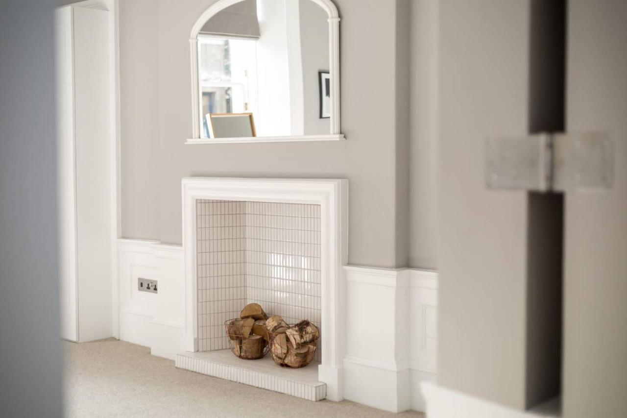 Joivy Spacious And Bright 1Bed Apt, Short Walk From Princes Street Edimburgo Esterno foto
